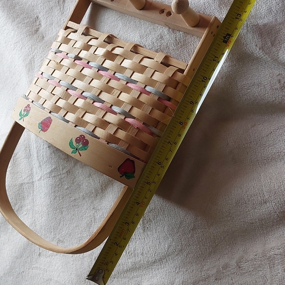 Vintage wicker strawberry apple wall baskets wall hanging farmhouse - Picture 5 of 7